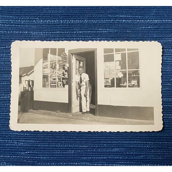 Gas Station Employee Vtg Photo Oil Can Tube Repair Flange Sign Lubester Snapshot - Picture 1 of 2